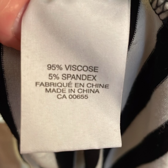 Smart Set black and cream tunic T. - Picture 7 of 7